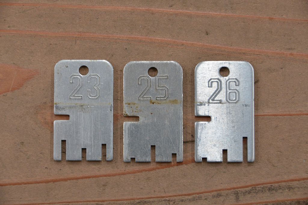 レトロ家具　昭和レトロ　1960年代シンプルなアンティーク三連ロッカー?