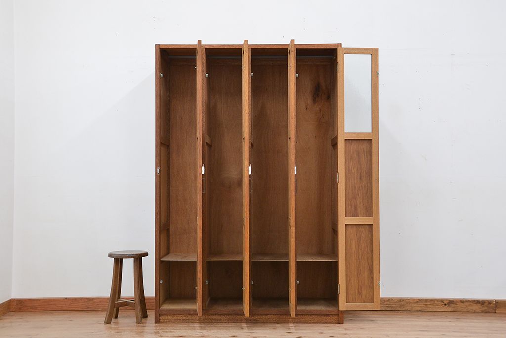 レトロ家具　昭和レトロ　1960年代シンプルなアンティーク四連ロッカー