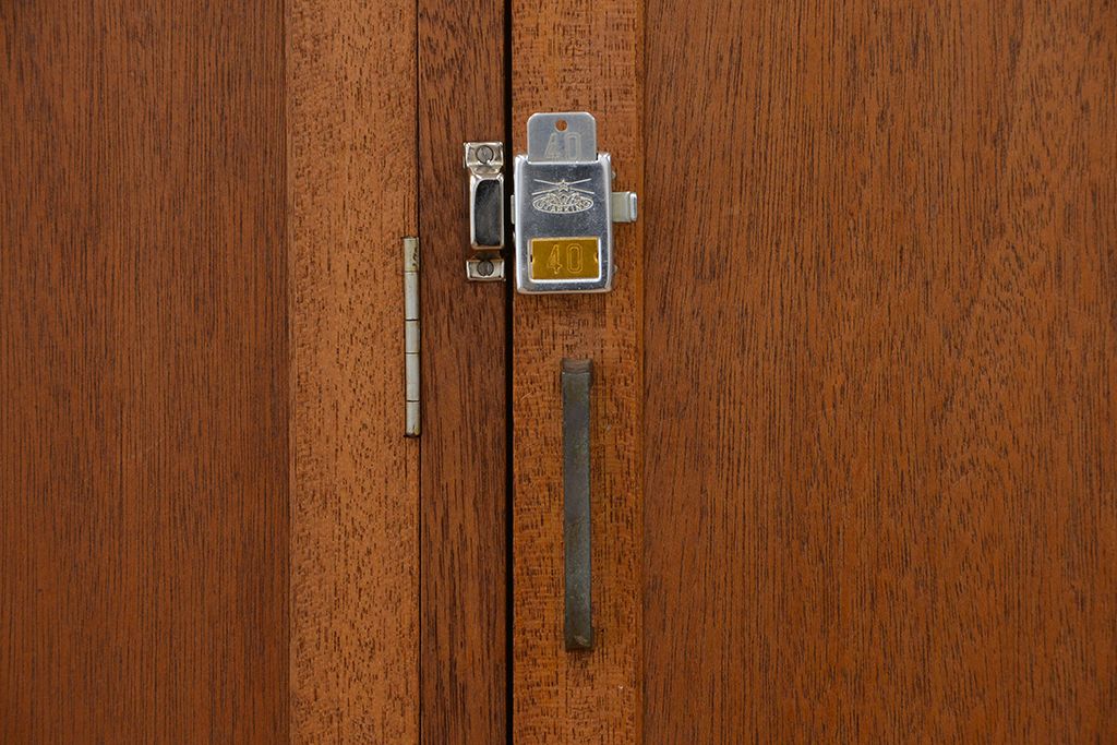 レトロ家具　昭和レトロ　1960年代シンプルなアンティーク四連ロッカー