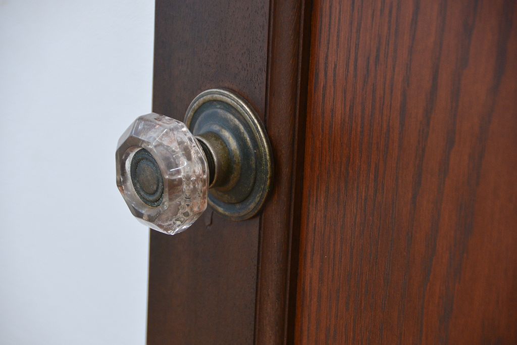アンティーク　結霜ガラス!枠にチーク材を使ったガラスドア(扉)