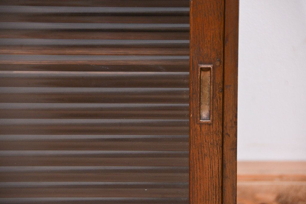 レトロ家具　昭和レトロ　小さなモールガラス収納棚