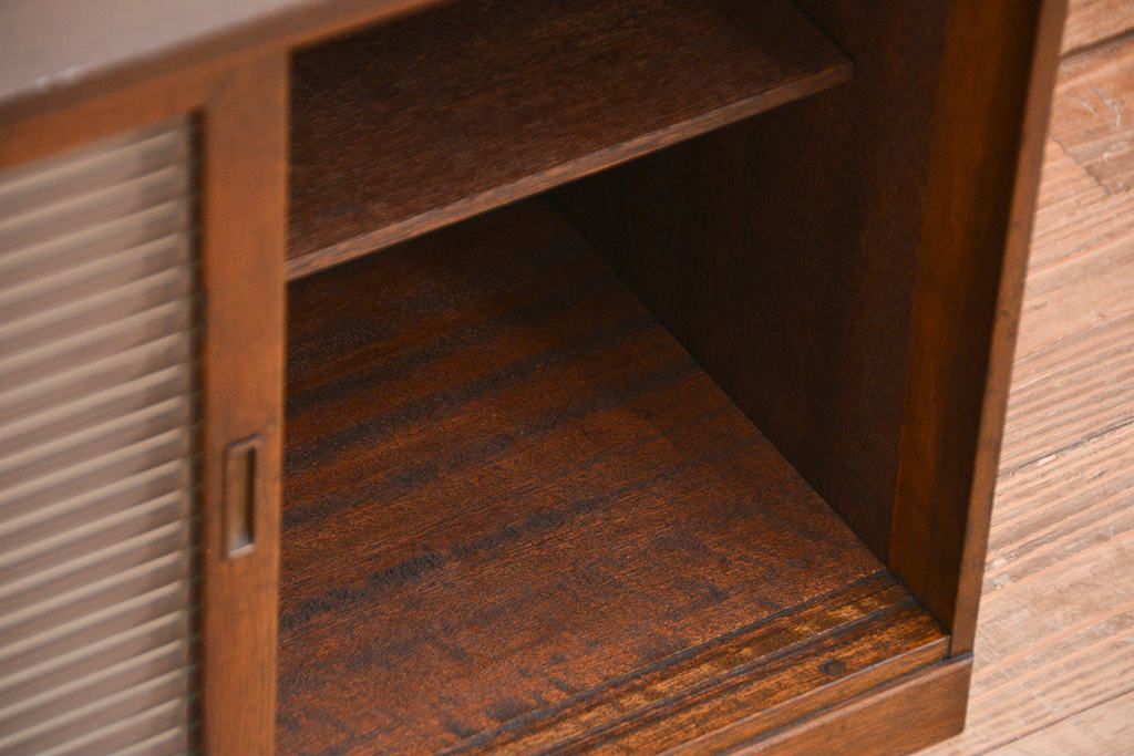レトロ家具　昭和レトロ　小さなモールガラス収納棚