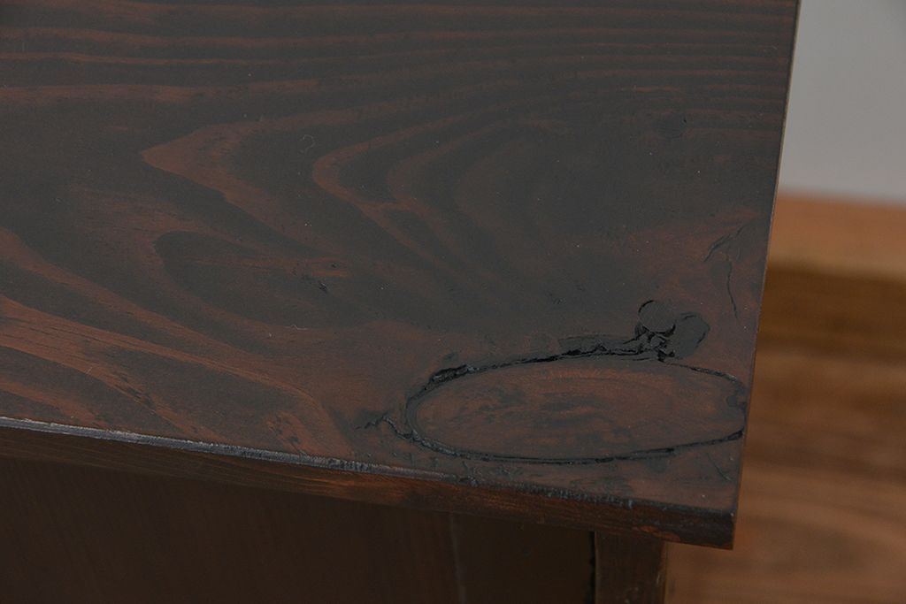 アンティーク家具　古民具・骨董　味わい深い絵画入り引き戸の時代収納棚(箪笥)