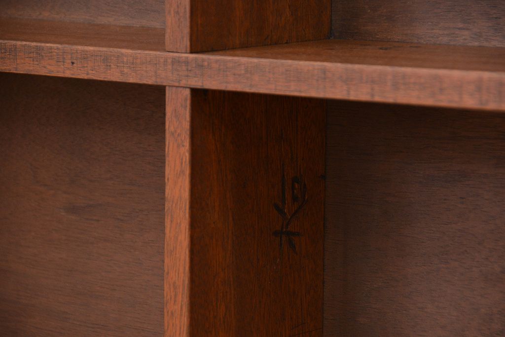 レトロ家具　昭和レトロ　古い木のシンプルな薄型飾り棚(4)(本棚)