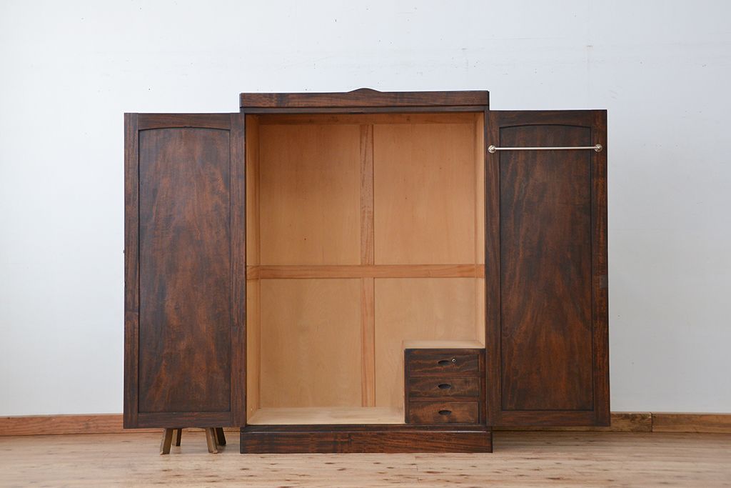 ビンテージ　中古 軽井沢彫りワードローブ(洋服箪笥、洋服タンス)