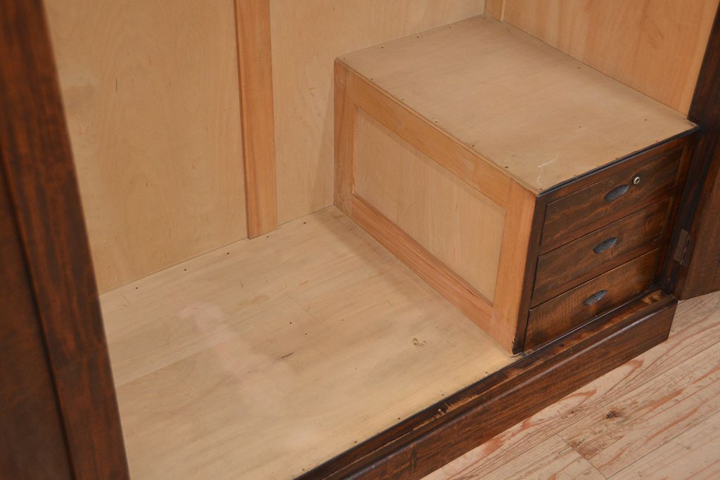 ビンテージ　中古 軽井沢彫りワードローブ(洋服箪笥、洋服タンス)