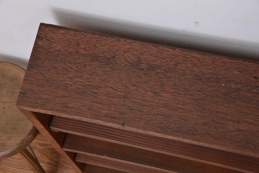 レトロ家具　昭和レトロ　シンプルなペイント薄型飾り棚(3)(本棚)