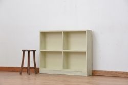 レトロ家具　昭和レトロ　シンプルなペイント薄型飾り棚(5)(本棚)