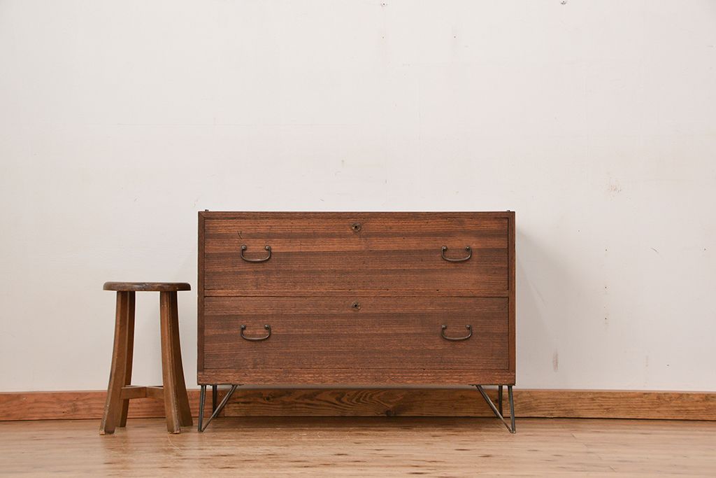 レトロ家具　昭和レトロ　鉄脚付きローチェスト(ローボード)