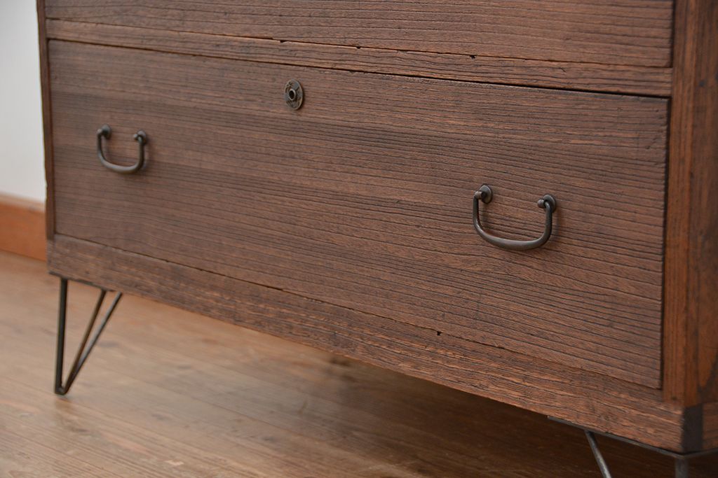 レトロ家具　昭和レトロ　鉄脚付きローチェスト(ローボード)