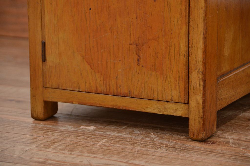 レトロ家具　昭和レトロ　小さな引き出し付き収納棚(サイドテーブル)