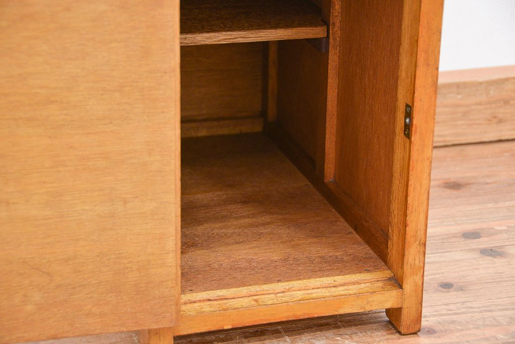 レトロ家具　昭和レトロ　小さな引き出し付き収納棚(サイドテーブル)