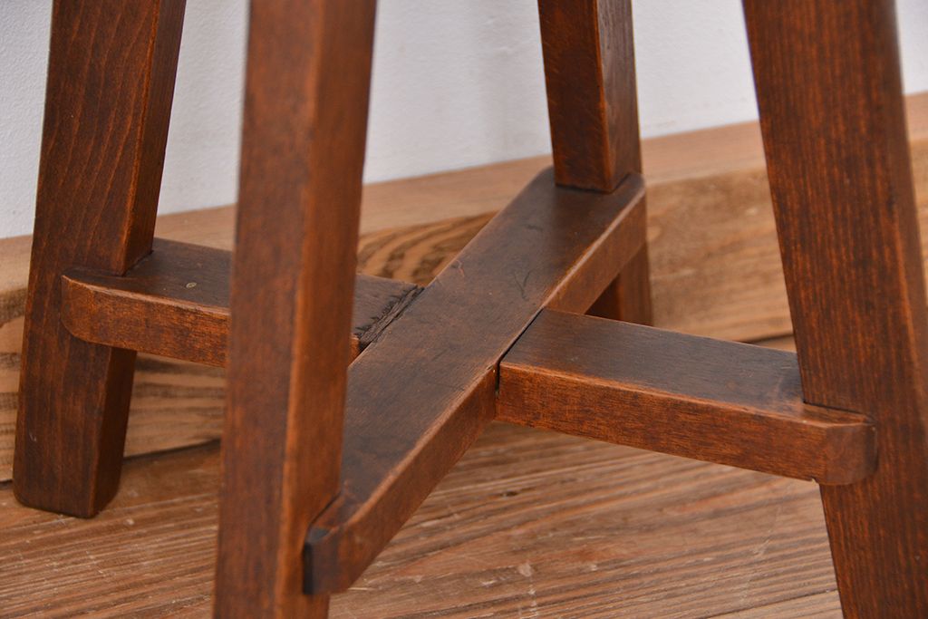 レトロ家具　昭和レトロ　古い木のかわいいスツール(丸椅子、イス)