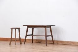 アンティーク家具　アンティーク　シンプルなセンターテーブル(机)