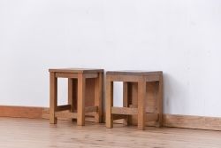 レトロ家具　昭和レトロ　古い学校の角スツール2脚セット(3)(イス、椅子)