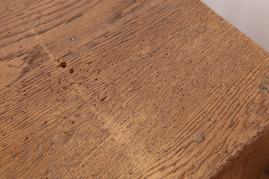 レトロ家具　昭和レトロ　古い学校の角スツール2脚セット(6)(イス、椅子)