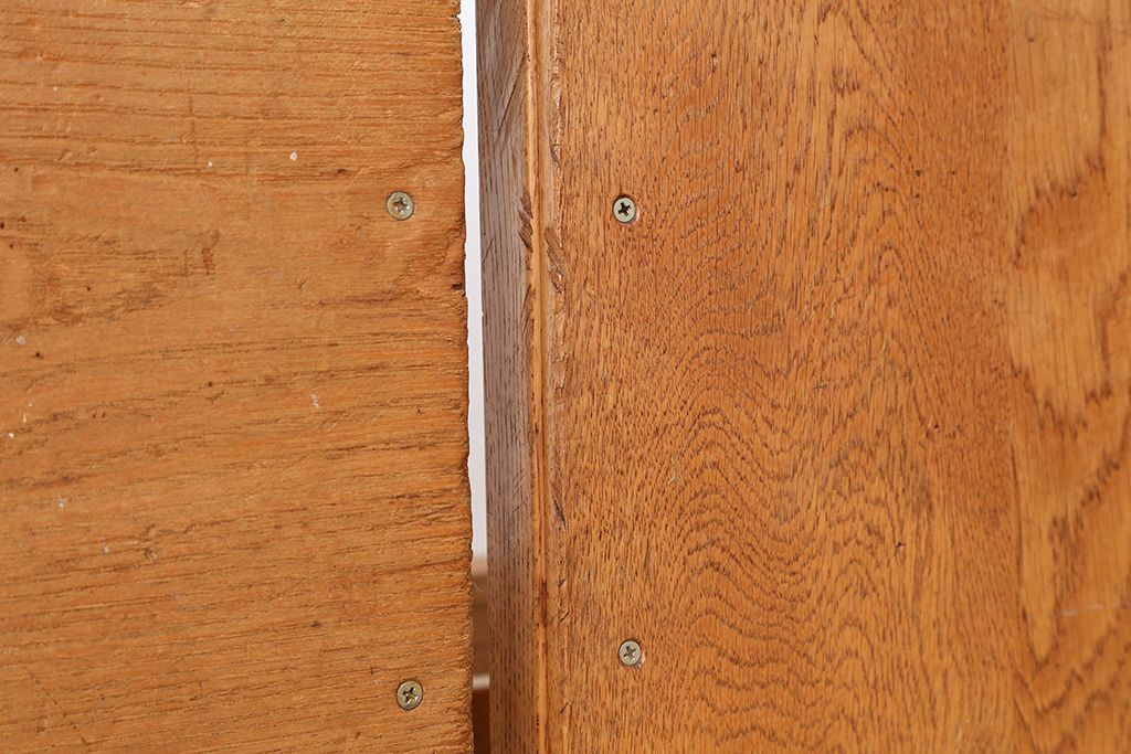 レトロ家具　昭和レトロ　古い学校の角スツール2脚セット(10)(イス、椅子)