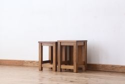 レトロ家具　昭和レトロ　古い学校の角スツール2脚セット(11)(イス、椅子)
