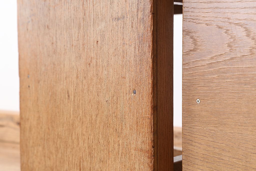 レトロ家具　昭和レトロ　古い学校の角スツール2脚セット(11)(イス、椅子)