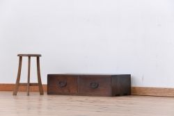 アンティーク家具　古民具・骨董　使い込まれた引き出し二杯時代箪笥ローチェスト(ローボード)