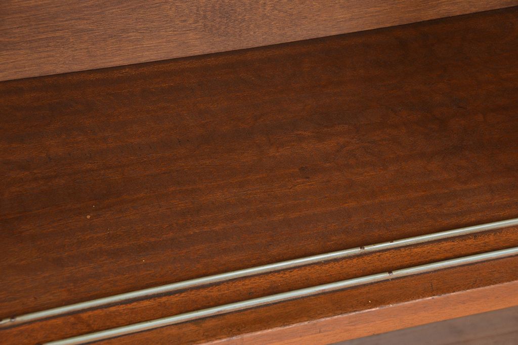 レトロ家具　昭和レトロ　脚付きの大きな収納棚(飾り棚、ガラスケース、本棚)