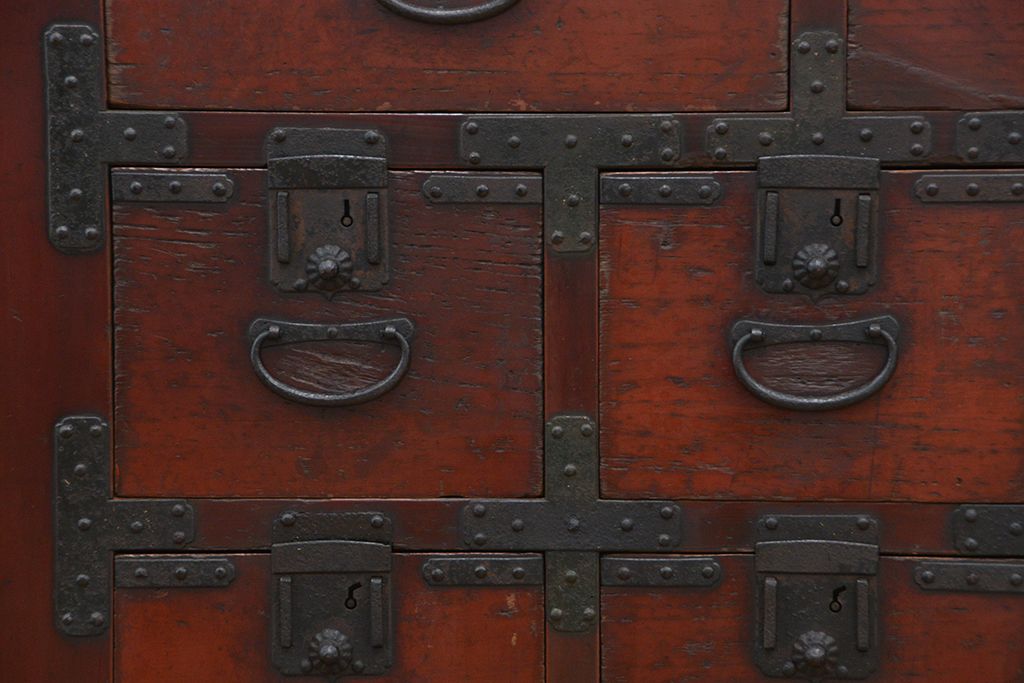 アンティーク家具　古民具・骨董　特別注文造り　重厚な金具と造りの大帳場箪笥