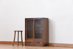 アンティーク家具　アンティーク　古い木の引き出し付き収納棚(戸棚)