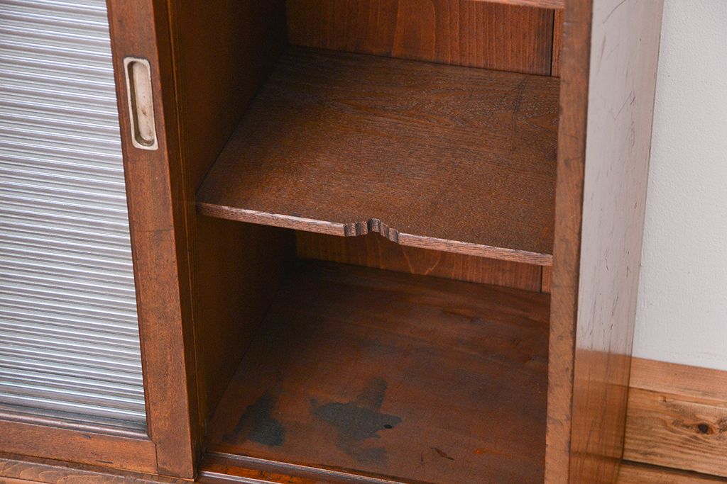 アンティーク家具　アンティーク　古い木の引き出し付き収納棚(戸棚)