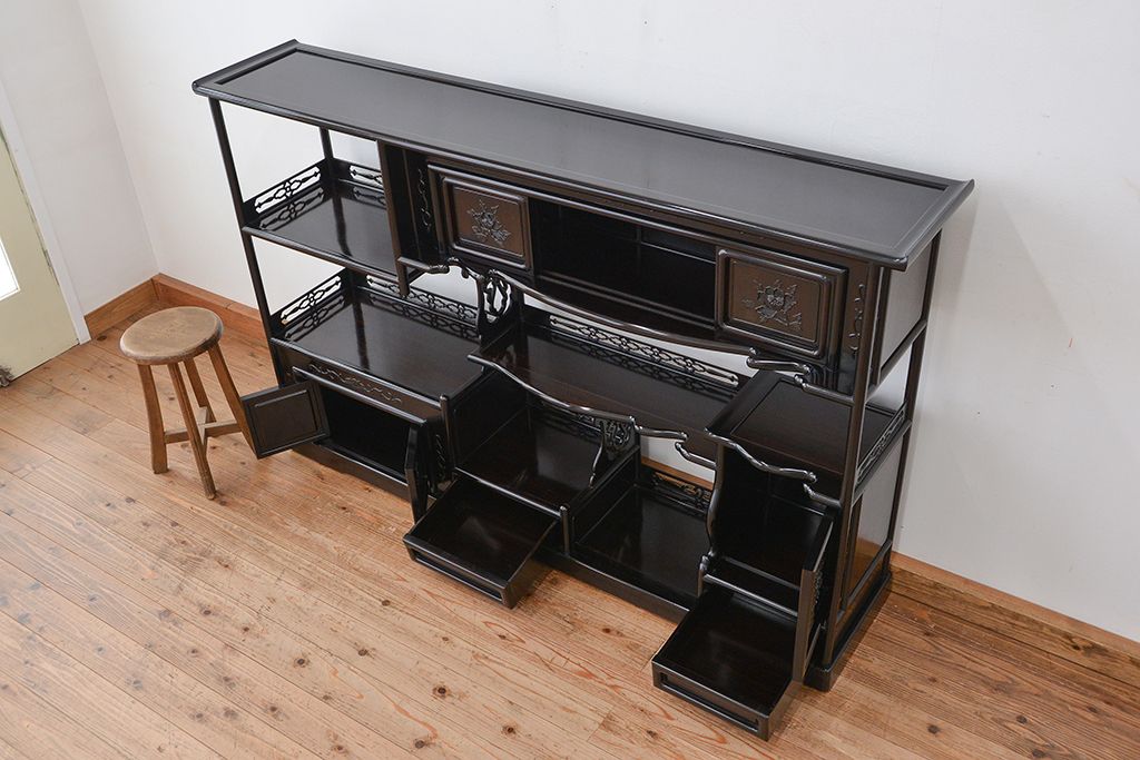 アンティーク家具　1960年代　重厚な黒檀飾り棚(茶棚)