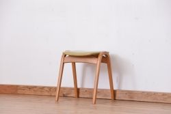 中古　秋田木工　ビンテージスツール(椅子、イス)