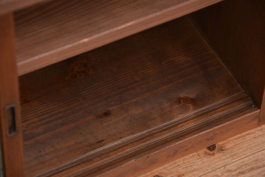 レトロ家具　昭和レトロ　古い木のシンプルで小さなモールガラス収納棚