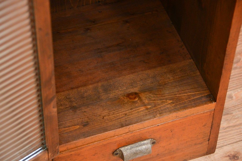 アンティーク家具　アンティーク　珍しいサイズのモールガラス収納棚(本棚)