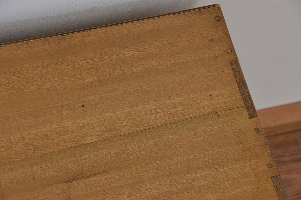 レトロ家具　昭和レトロ　鉄脚付き10杯引き出しローチェスト