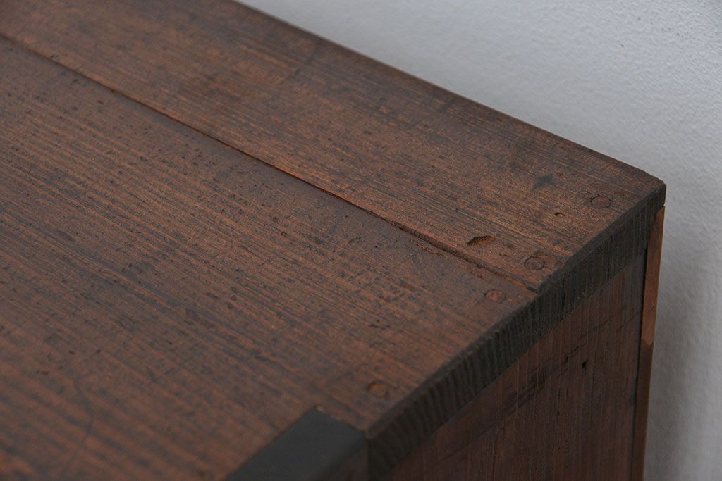 アンティーク家具　古民具・骨董　使い込まれた24杯引き出しチェスト(薬箪笥、百味箪笥)