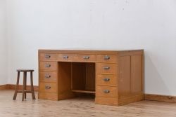 レトロ家具　昭和レトロ　1960年頃タモ材の大きな両袖机(カウンターテーブル、作業台)