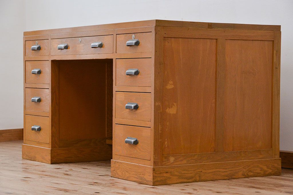 レトロ家具　昭和レトロ　1960年頃タモ材の大きな両袖机(カウンターテーブル、作業台)