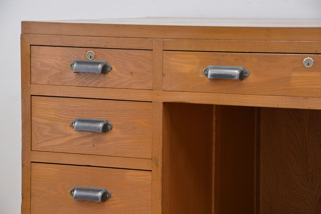 レトロ家具　昭和レトロ　1960年頃タモ材の大きな両袖机(カウンターテーブル、作業台)