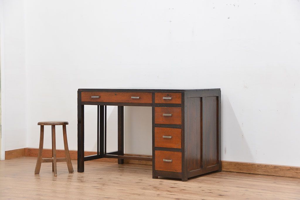 レトロ家具　昭和レトロ　レトロな使い込まれた片袖机(テーブル、作業台)