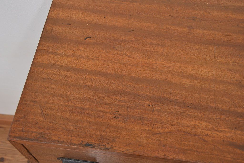 アンティーク家具　リメイク品　古材で制作した両面引き出し縦型チェスト(1)