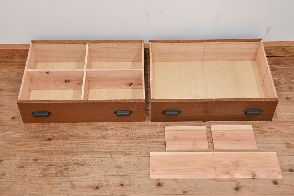 アンティーク家具　リメイク品　古材で制作した両面引き出し縦型チェスト(1)