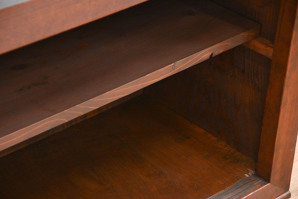 アンティーク家具　古民具・骨董　古い木の上質な横長収納棚(水屋箪笥、サイドボード、ガラスケース、食器棚)