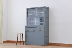 レトロ家具　☆昭和レトロ　アンティークペイント仕上げ作業台付き二段重ね食器棚(収納棚)