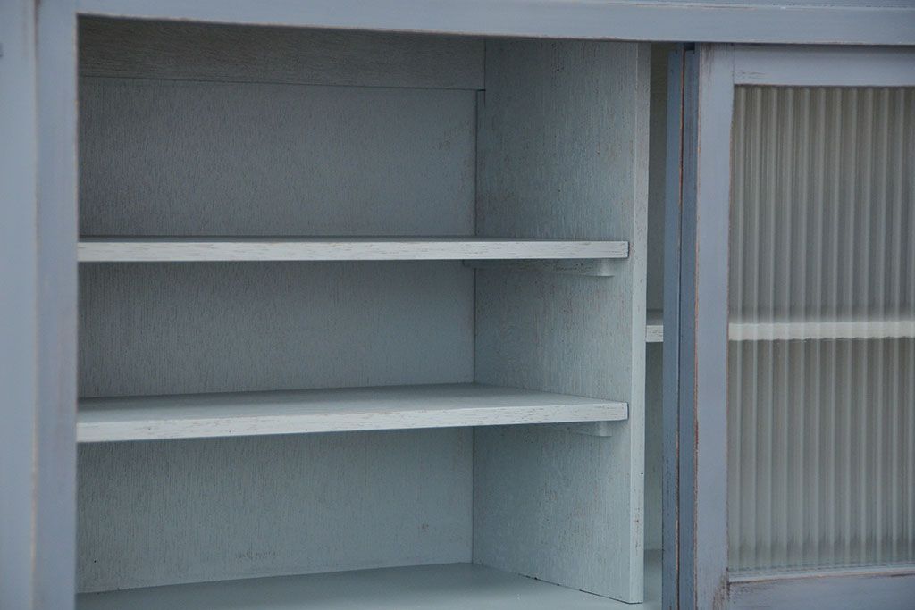 レトロ家具　☆昭和レトロ　アンティークペイント仕上げ作業台付き二段重ね食器棚(収納棚)
