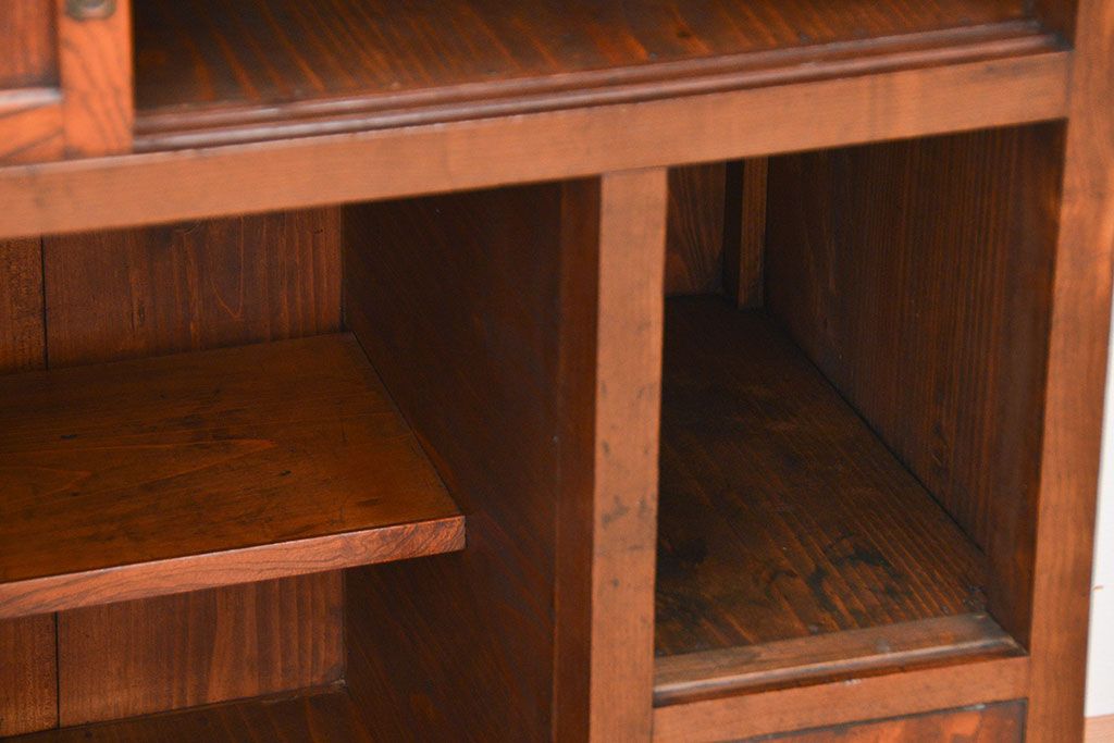 アンティーク家具　古民具・骨董　前面欅材の杢目の素晴らしい茶箪笥(収納棚)
