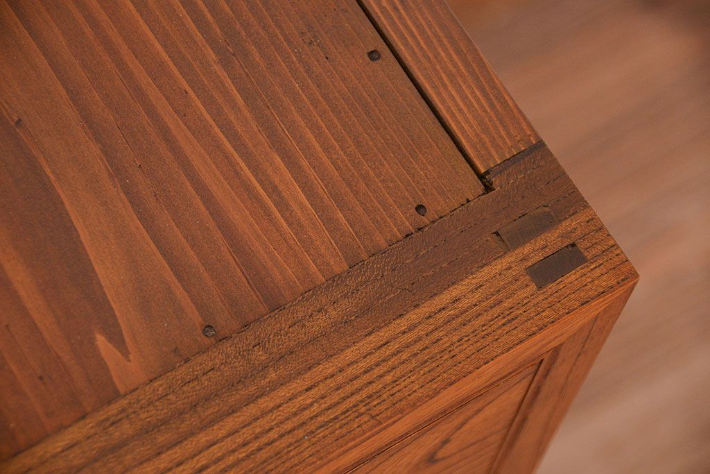 レトロ家具　昭和レトロ　前面欅材の小振りなチェスト(タンス)