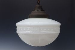 大正〜昭和初期!古い陽刻天井照明(乳白ガラス)