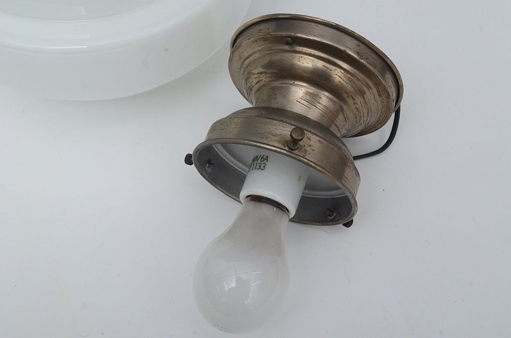 アンティーク　古い乳白ガラス天井照明(電笠)