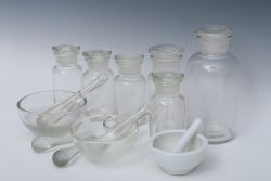 アンティーク雑貨　昭和初期!古い薬瓶、ガラスすり鉢など(乳鉢ビン)