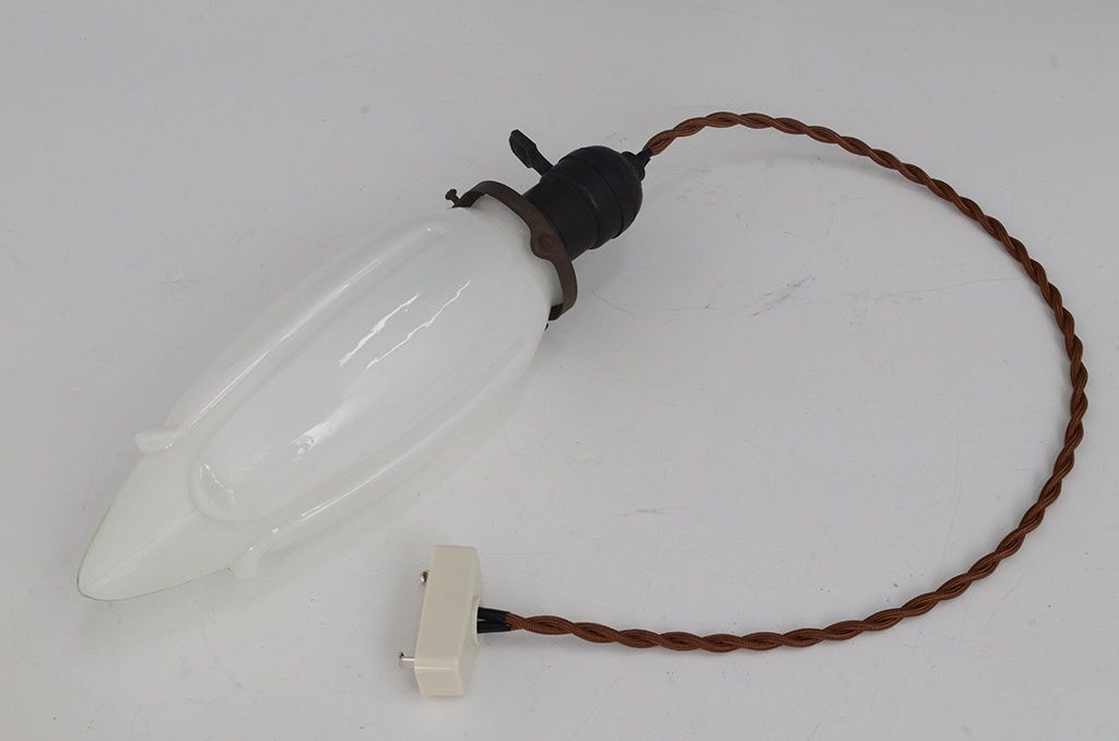 アンティーク　古い乳白ガラス吊り下げ照明(電笠シェード)