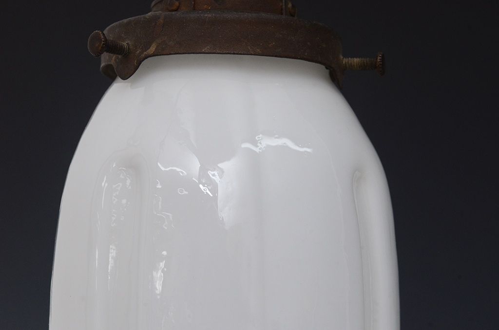 アンティーク　古い乳白ガラス吊り下げ照明(2)(電笠シェード)